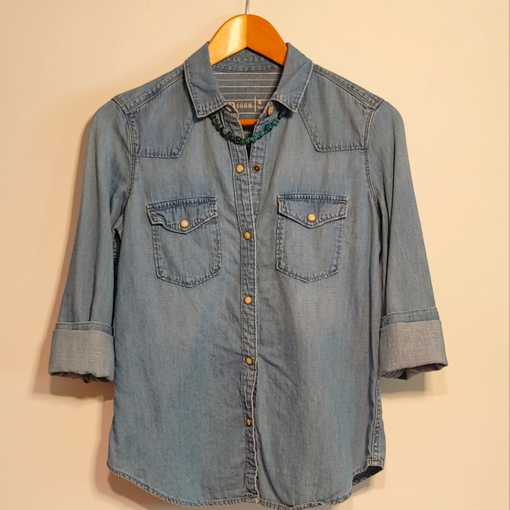 GAP Light-denim Chambray Long-sleeved Button-down Shirt